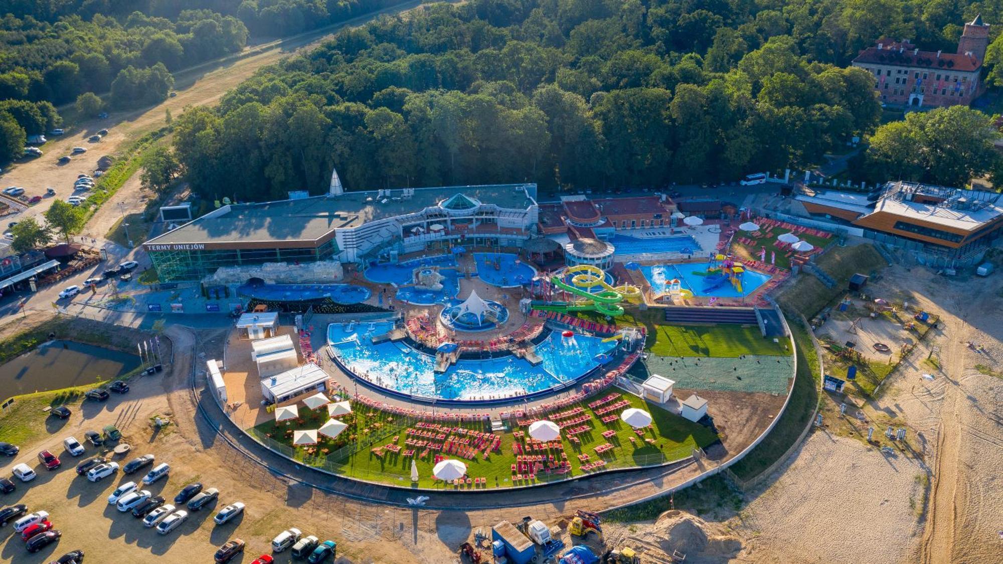 Aparthotel Dom Pracy Tworczej Uniejow Esterno foto
