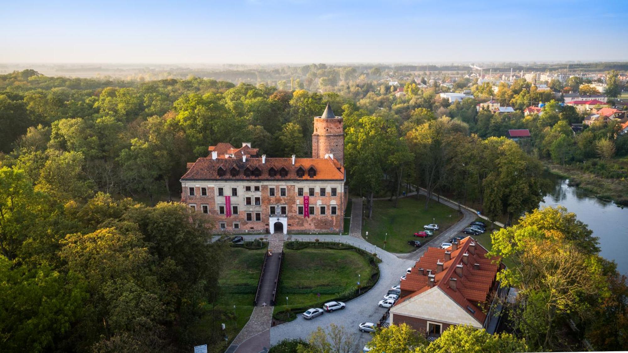 Aparthotel Dom Pracy Tworczej Uniejow Esterno foto